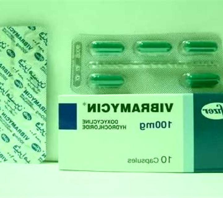 Vibramycin pills